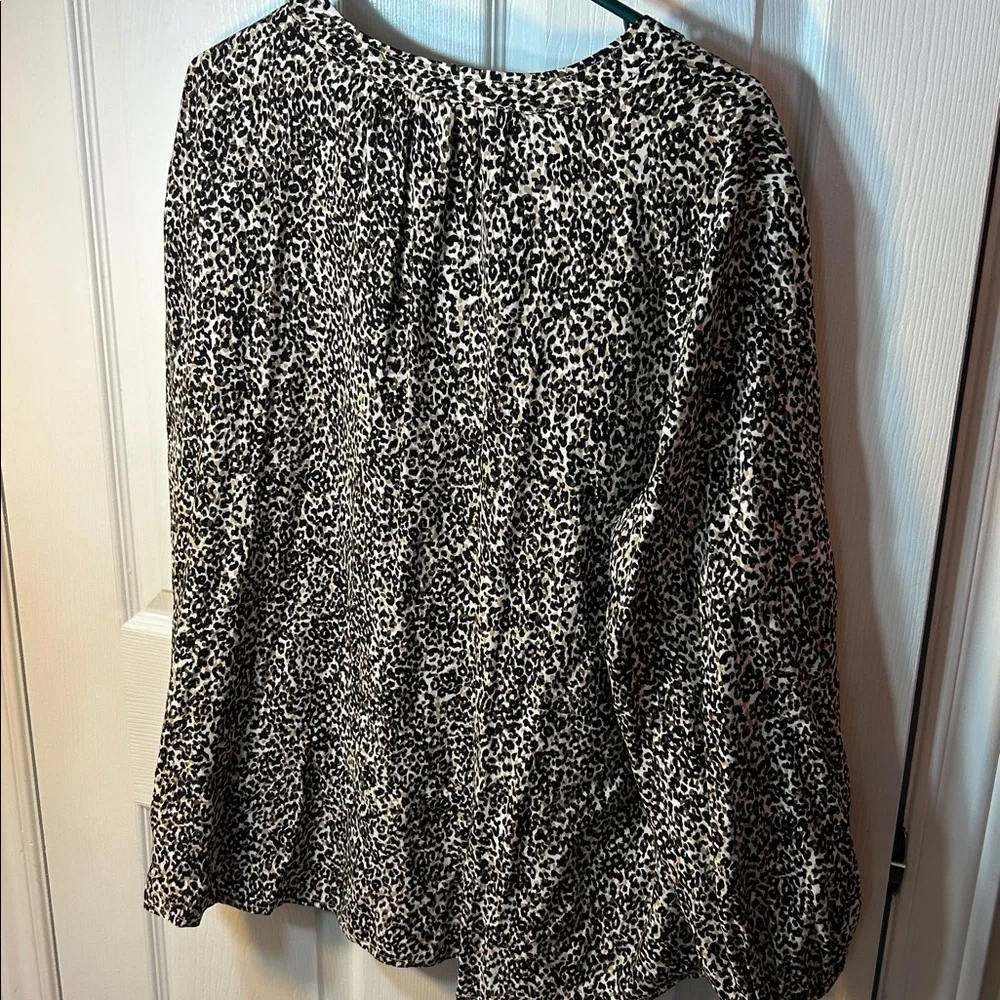 Old Navy Animal Print Blouse XXL Long Sleeve Open Neck - Picture 9 of 9